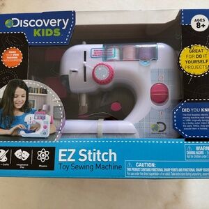 Brand New Toy Sewing Machine Ages 8+